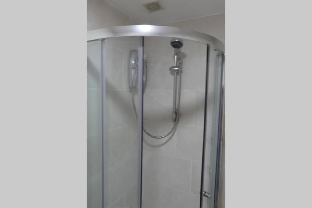 2 Bedroom Apartment Nr City Centre, Uni & Parks Cardiff Eksteriør billede