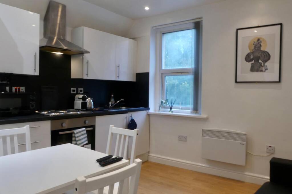 2 Bedroom Apartment Nr City Centre, Uni & Parks Cardiff Eksteriør billede